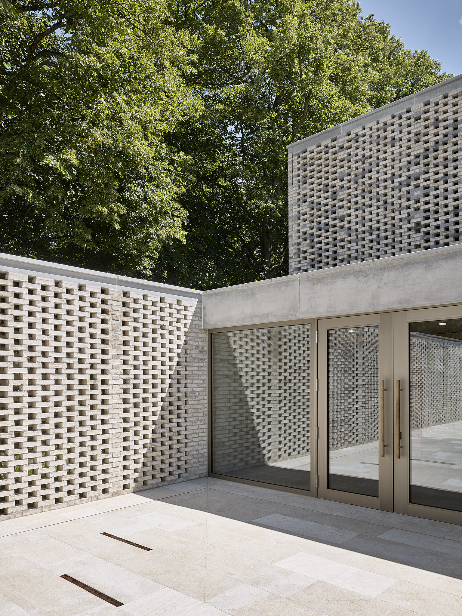 E17642 Alpa 066773 SCREEN 170828